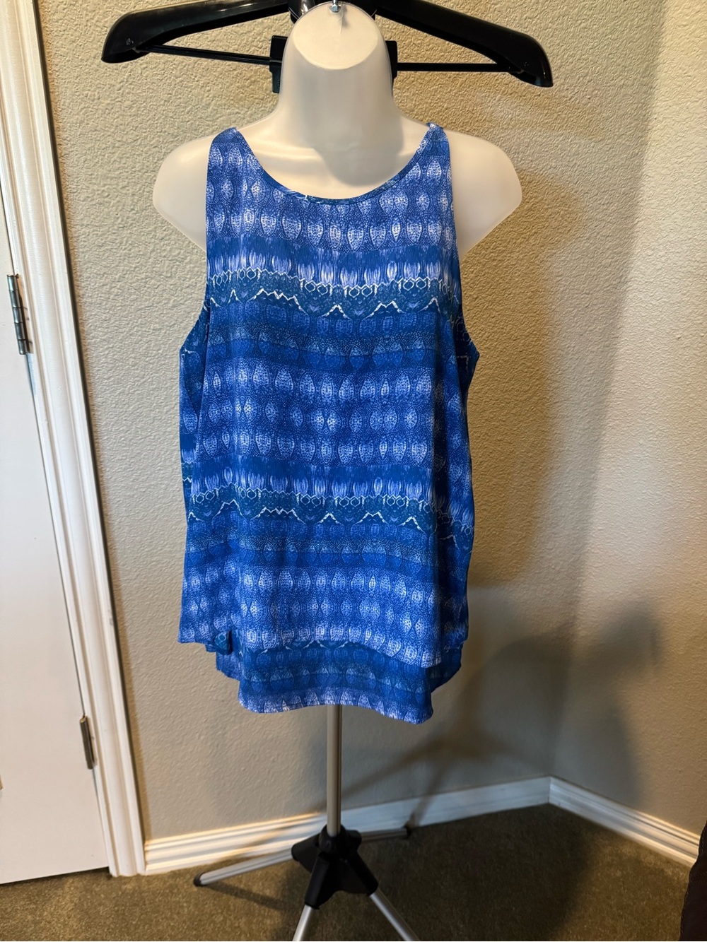 Zac & Rachel Blue Double Layer Sleeveless Faux Split Back Top Sz M
